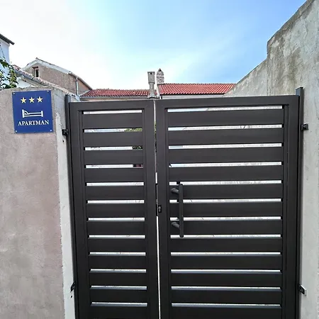 Apartament Holiday Home Omisalj *