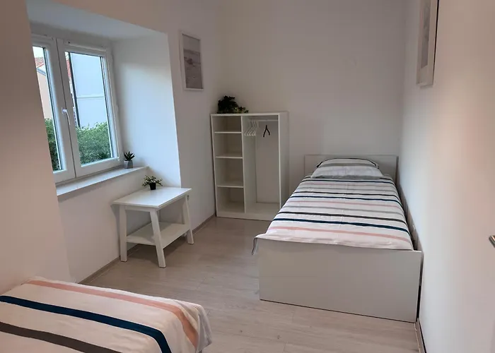 Apartman Holiday Home Omisalj