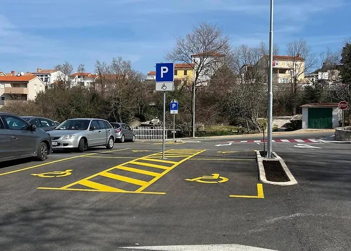 Holiday Home Omisalj Apartament